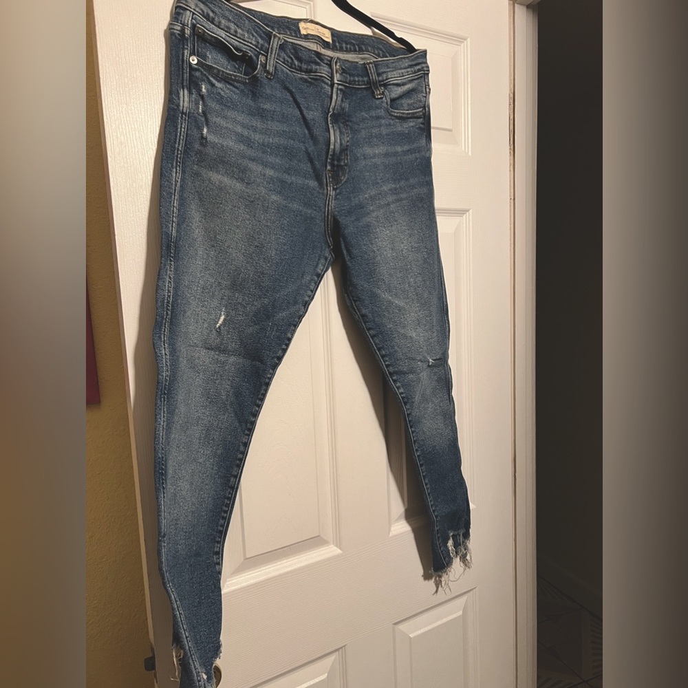 Gap High Rise Slim Straight Distressed Bottom